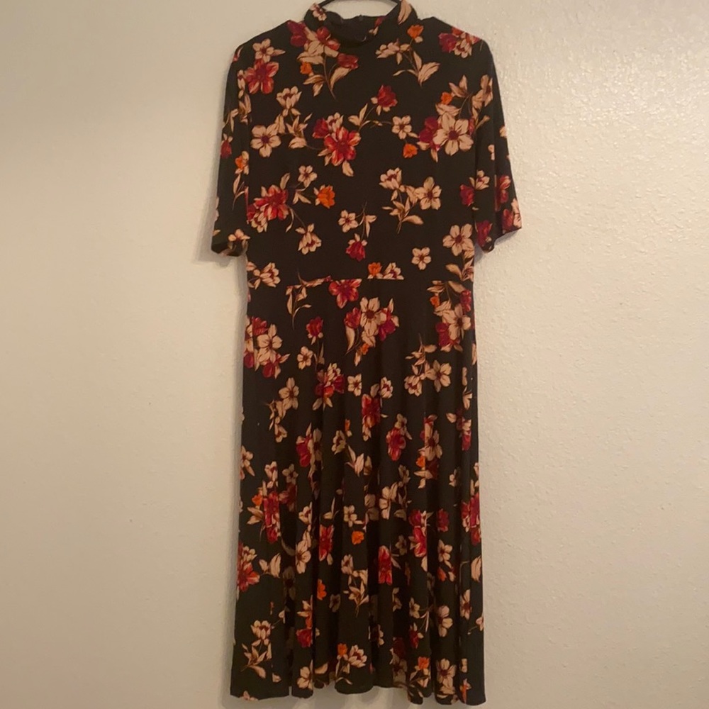 Donna Morgan Floral Mock Neck Midi Dress